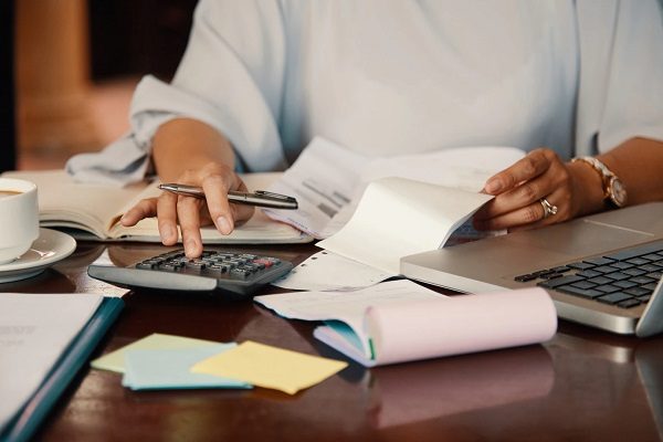 فاکتور برگشت از فروش چیست؟ 2 معنی فاکتور برگشت از فروش رسمی